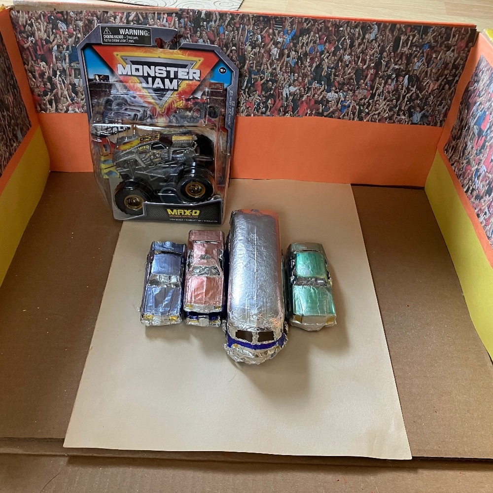 Hot Wheels Monster Jam Max D Maximum Destruction with Crushable Cars and Arena